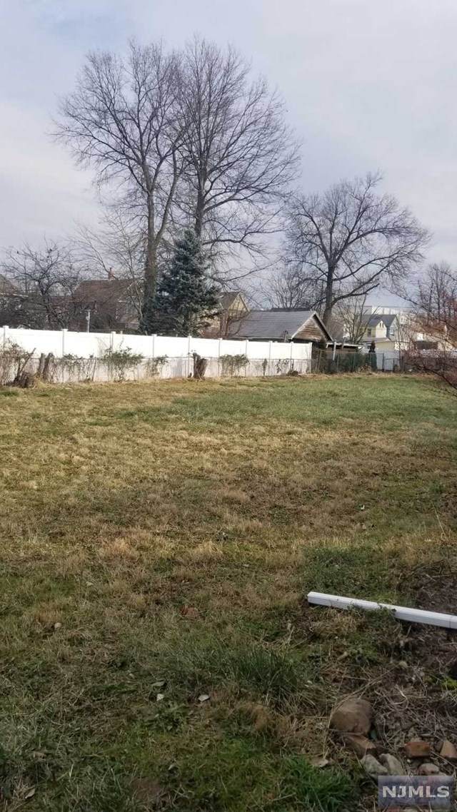 1651 Essex Street - Photo 1