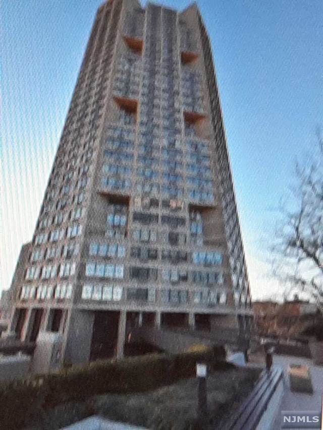 7002 Boulevard East - Photo 1