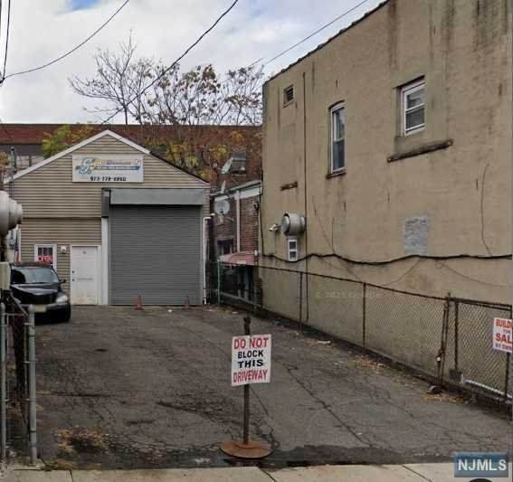 229 Harrison Avenue - Photo 1