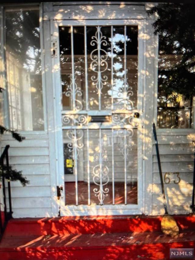 61-63 Custer Avenue - Photo 1