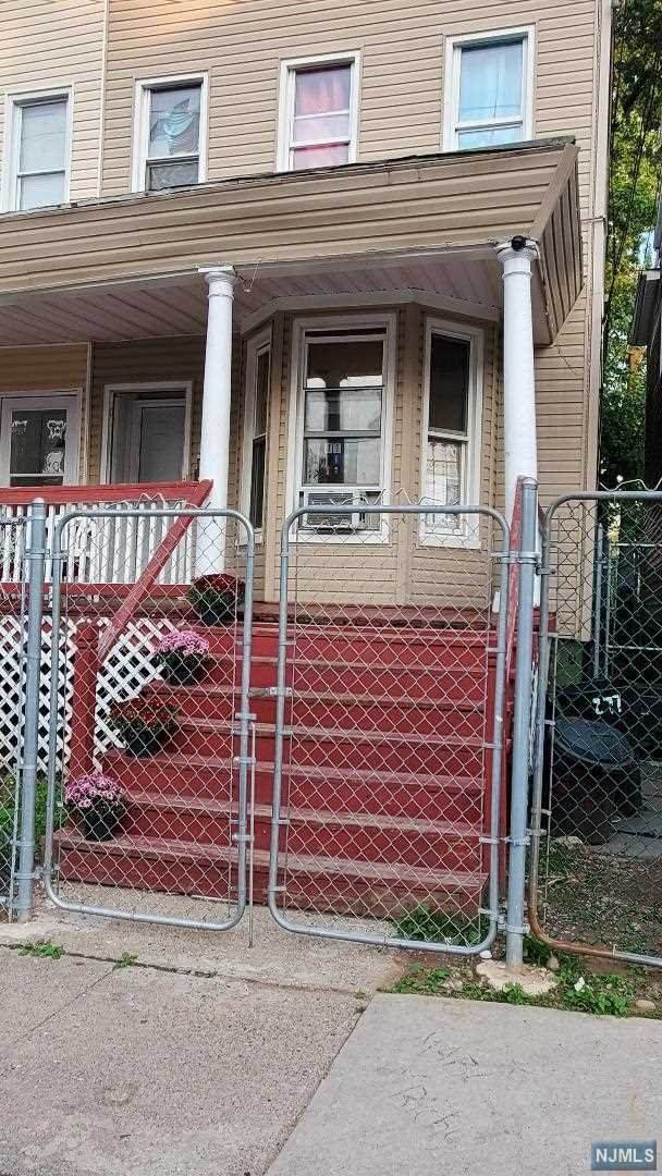 277 6th Street - Photo 1