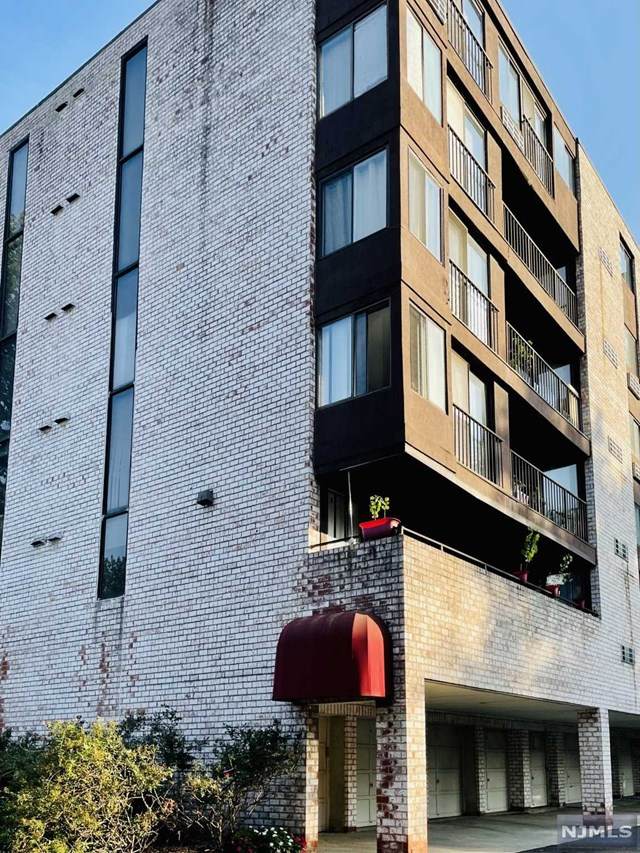 55 Clinton Place - Photo 1