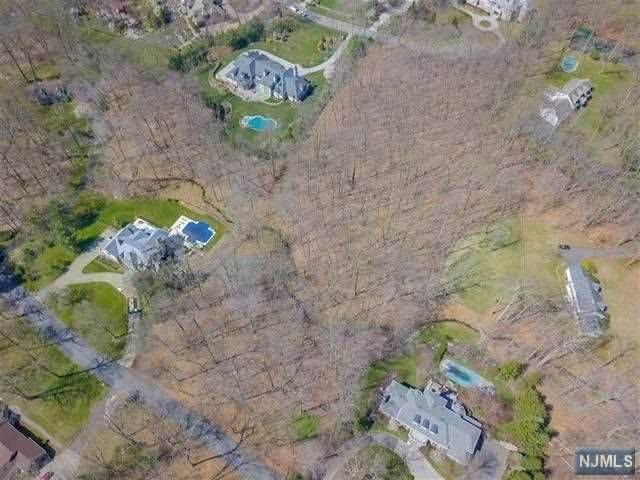 15 Fox Hedge Road - Photo 1