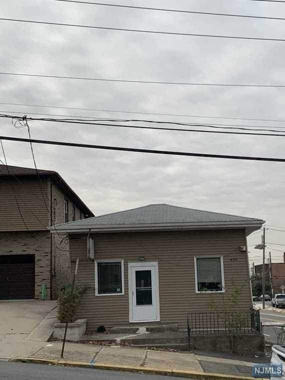 418 Brinkerhoff Avenue - Photo 1