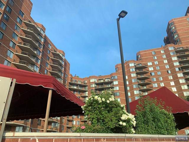 519 Harmon Cove Tower - Photo 1