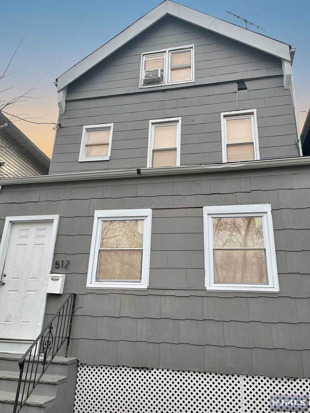 512 Glebe Street - Photo 1