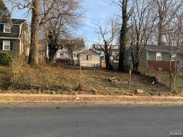 616 Lincoln Avenue - Photo 1