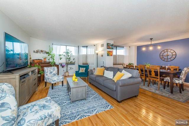 124 Harmon Cove Tower - Photo 1