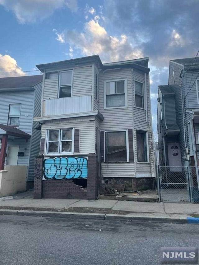 61 Arch Street - Photo 1