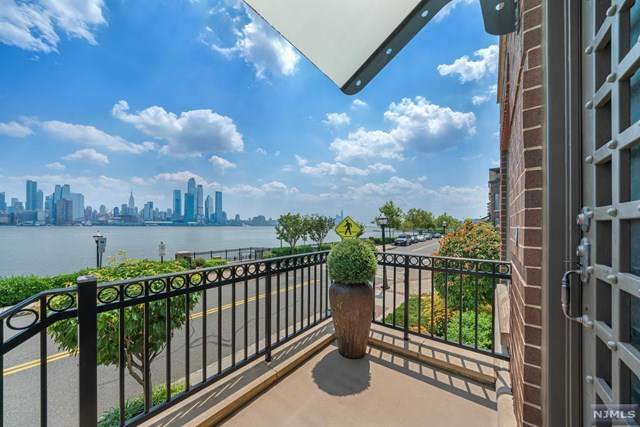 8 Henley Place - Photo 1