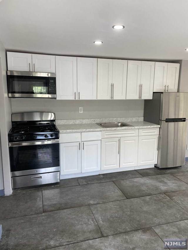 402 15th Street - Photo 1
