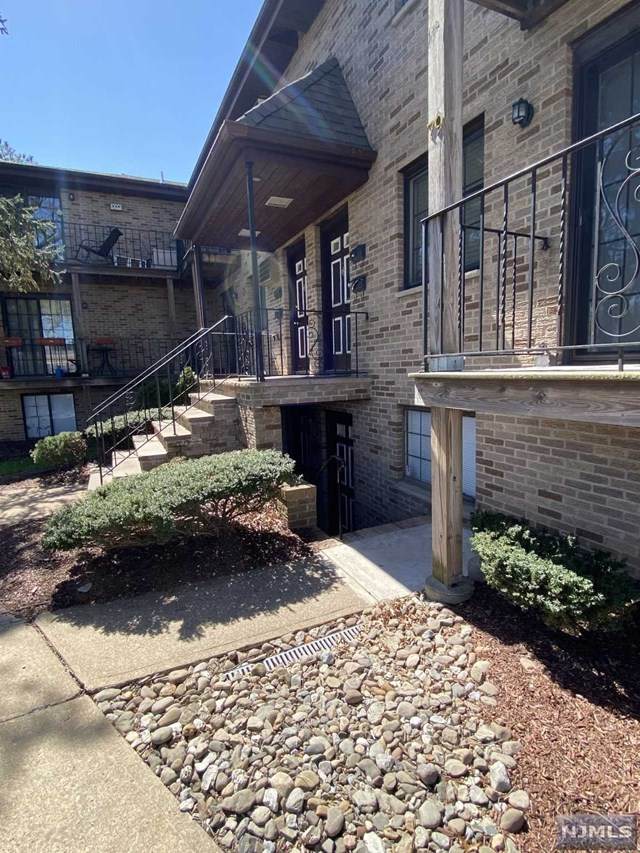 79 Getty Avenue - Photo 1