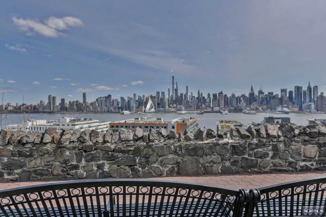 899 Boulevard East - Photo 1