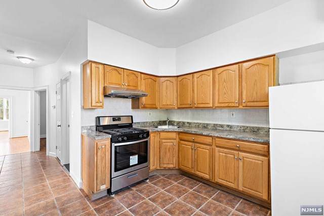 723 Garfield Avenue - Photo 1