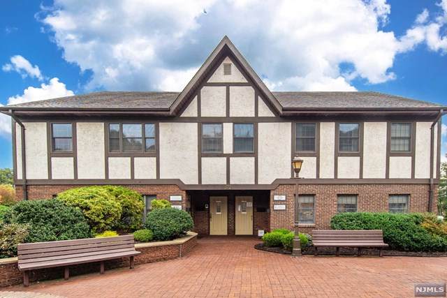 870B2 Pompton Avenue - Photo 1