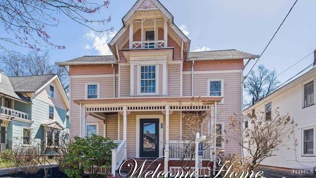 27 Montclair Avenue - Photo 1