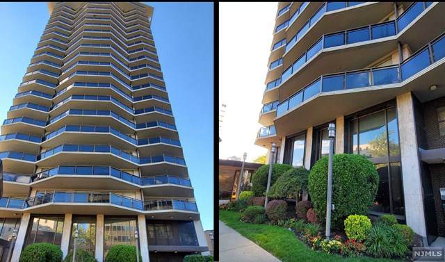 2077 Center Avenue - Photo 1