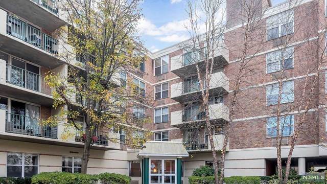 200 Grand Cove Way - Photo 1