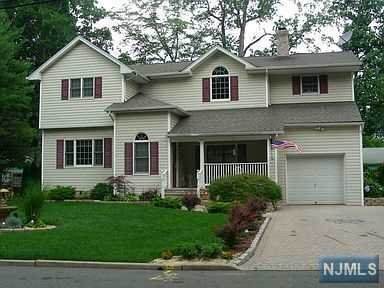 996 Garibaldi Place - Photo 1