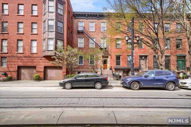 86 Essex Street - Photo 1
