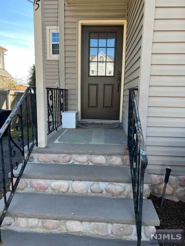 75 Oak Street - Photo 1