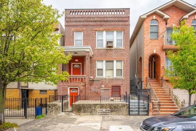 30 Logan Avenue - Photo 1