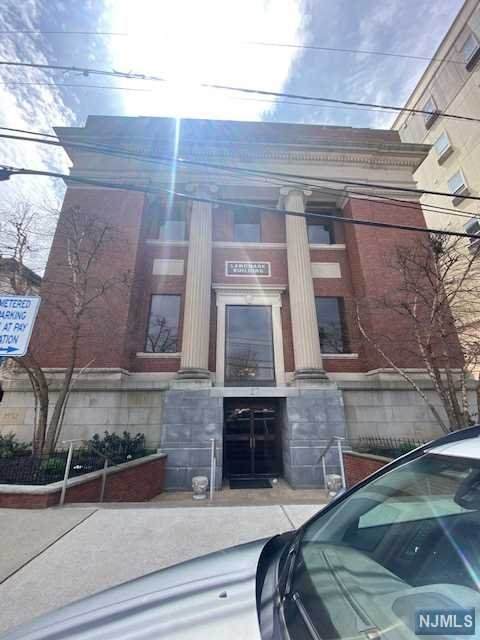 27 Warren Street - Photo 1
