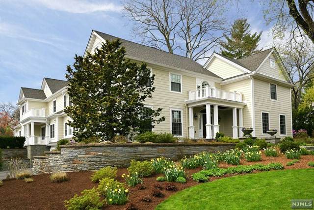 290 Greenway Road - Photo 1