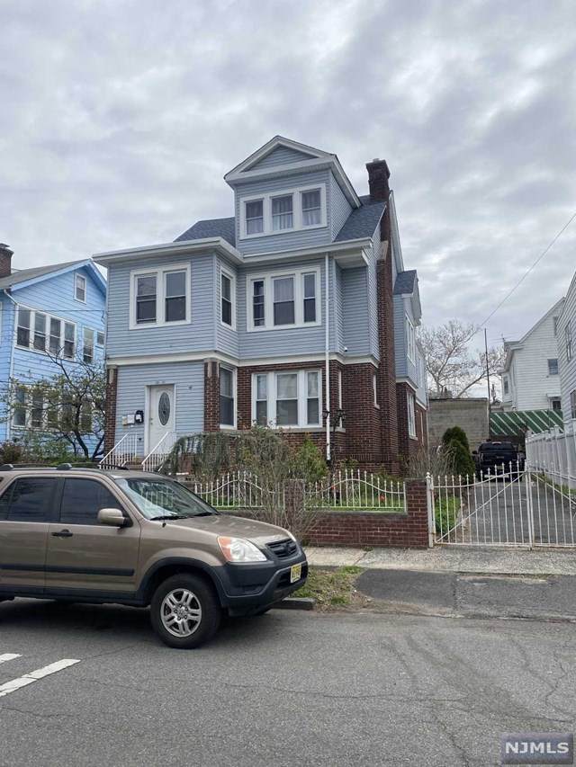 29-31 Peck Avenue - Photo 1