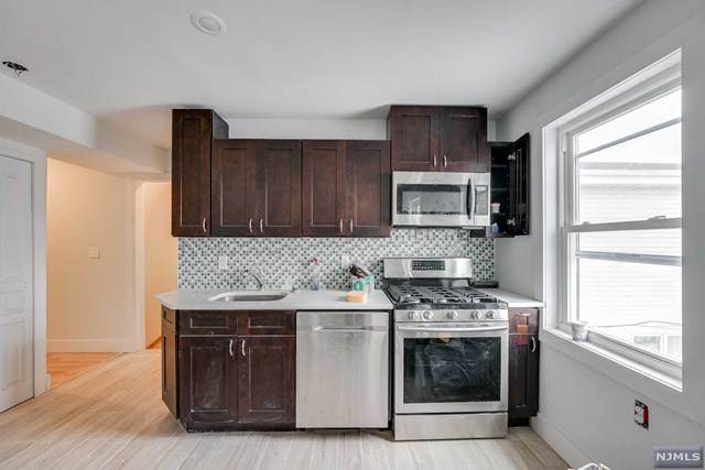 2905 Summit Avenue - Photo 1