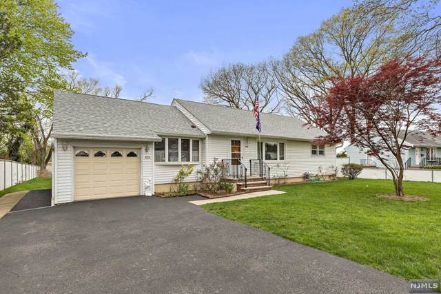 833 Alden Road - Photo 1