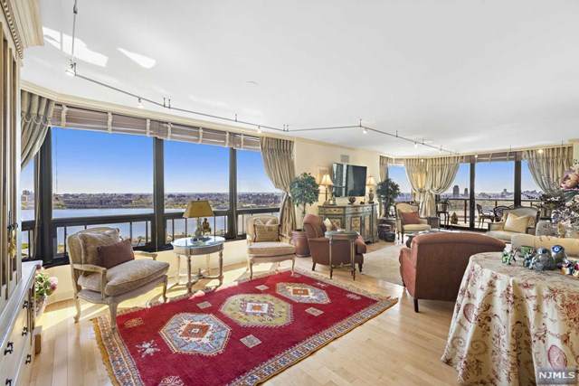 900 Palisade Avenue - Photo 1