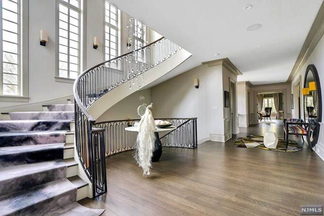 2 Sinclair Terrace - Photo 1