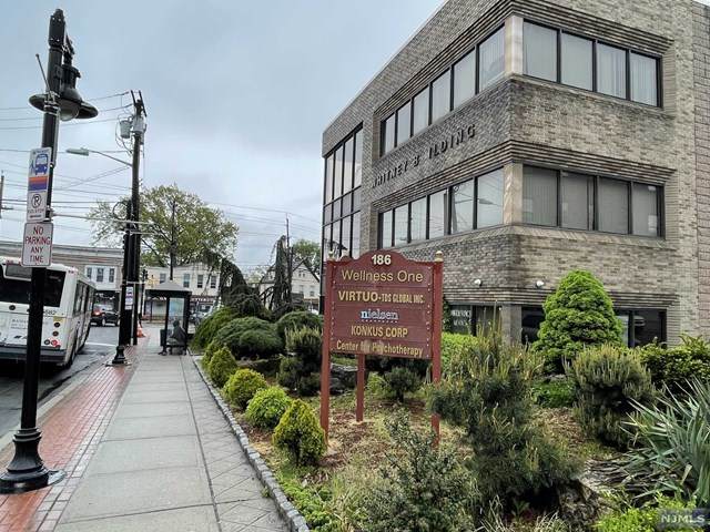 186 Paterson Avenue - Photo 1