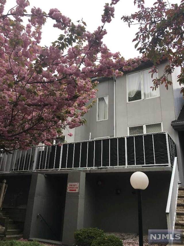 622 Fairview Avenue - Photo 1