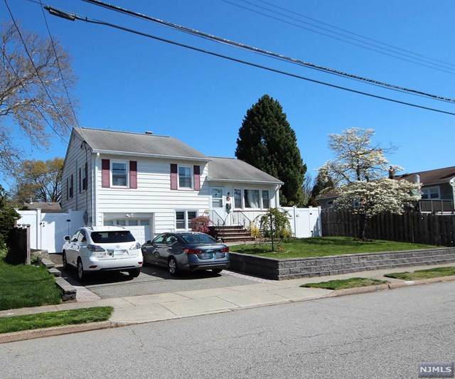 263 Maple Avenue - Photo 1