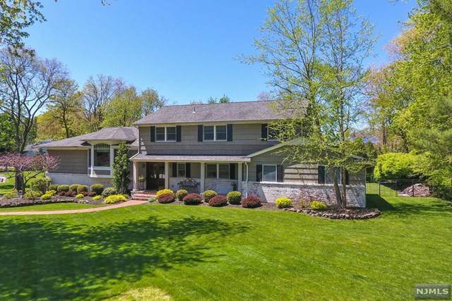 27 Cambridge Drive - Photo 1