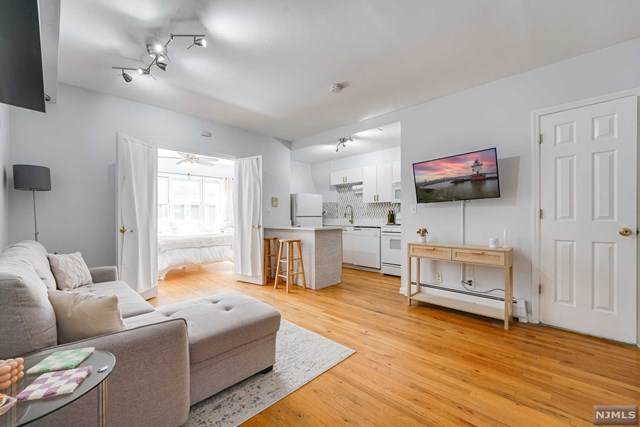 516 Adams Street - Photo 1