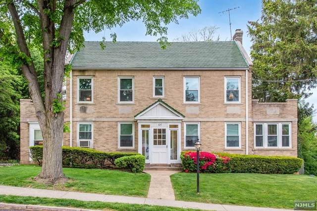 325 Henry Street - Photo 1
