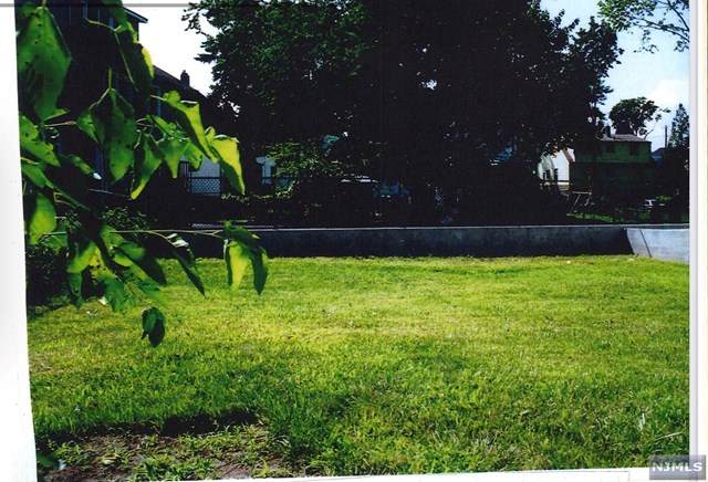 240 White Street - Photo 1