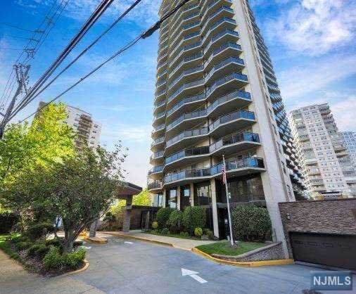 2077 Center Avenue - Photo 1