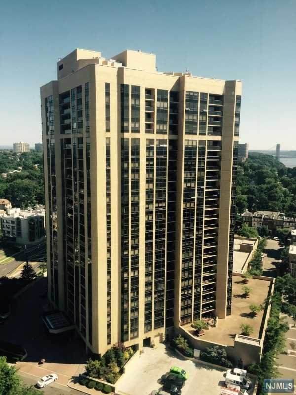800 Palisade Avenue - Photo 1