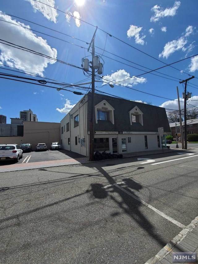 210 Whiteman Street - Photo 1
