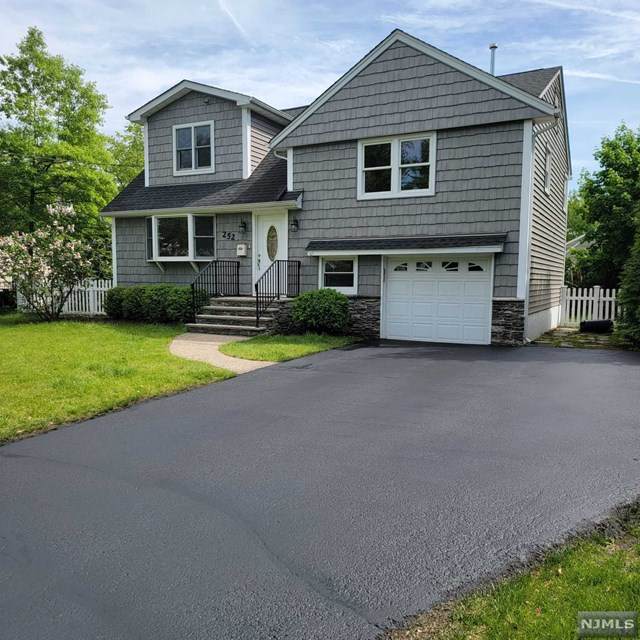 252 Canterbury Place - Photo 1