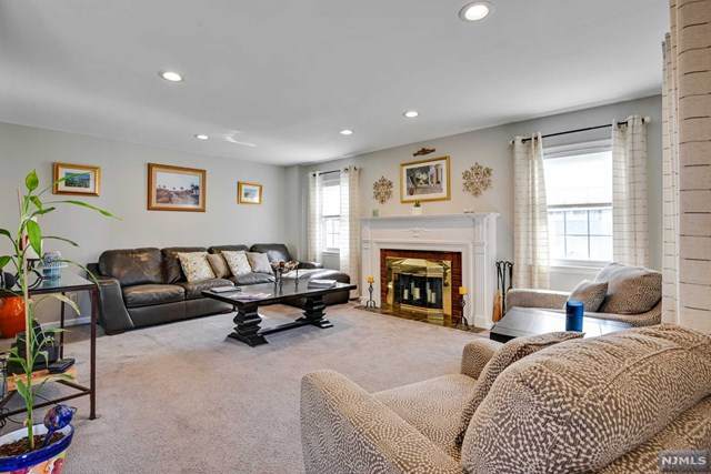 2 Lloyd Place - Photo 1