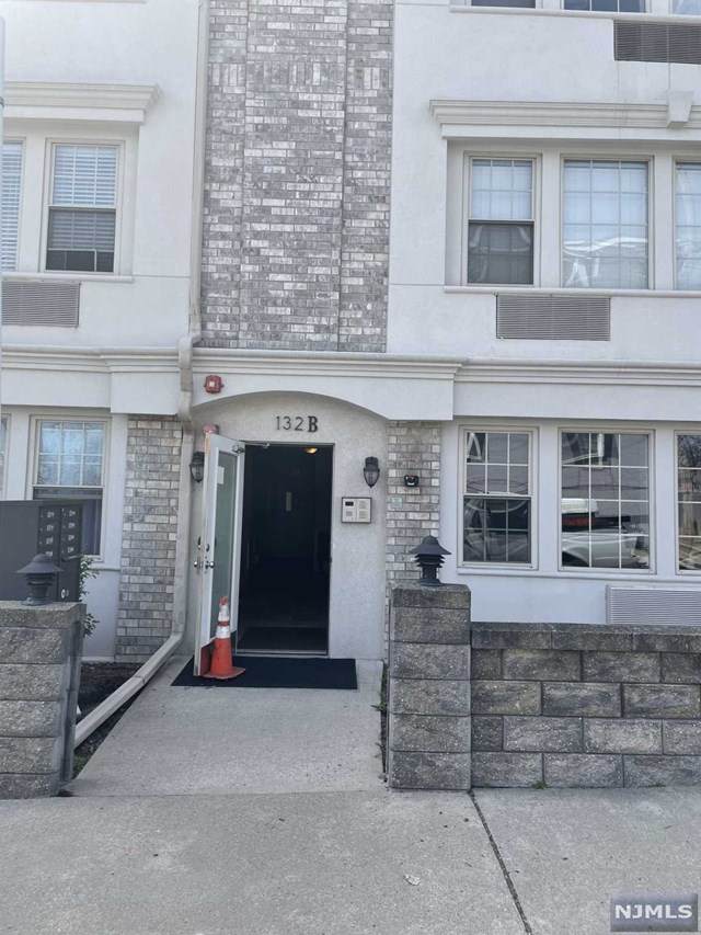 132 Union Avenue - Photo 1