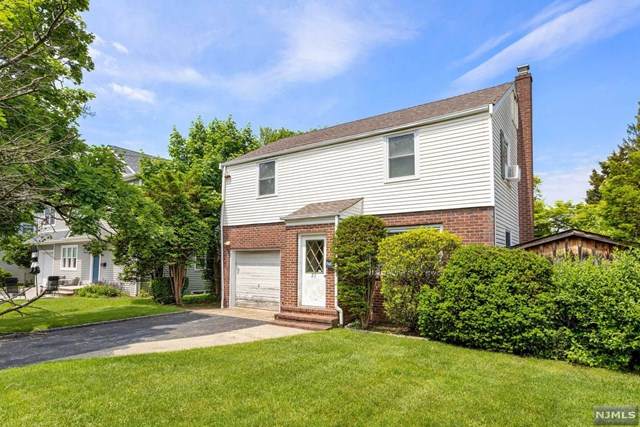 25 Surrey Lane - Photo 1