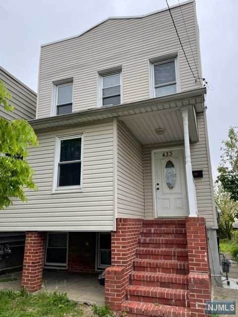 433 8th Street - Photo 1