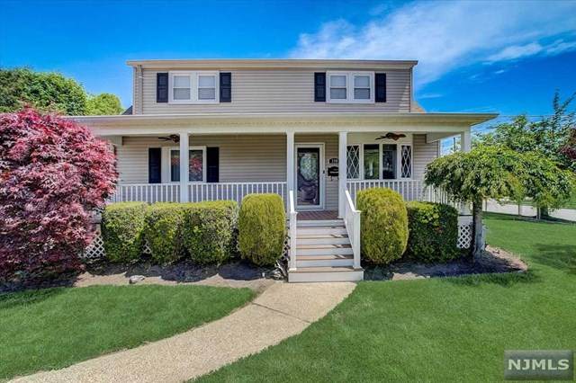 390 Fairlawn Parkway - Photo 1