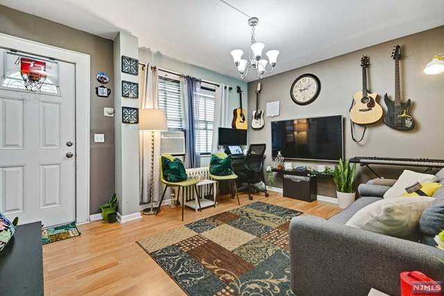 48 Pulaski Street - Photo 1